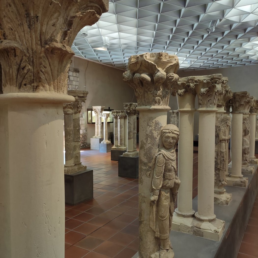 Musée du cloître de Notre-Dame-en-Vaux 2
